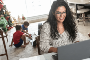 Read more about the article Trabalho híbrido gera desafio extra em períodode férias escolares